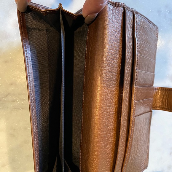 Gucci Soho Metallic Wallet - Picture 9 of 14